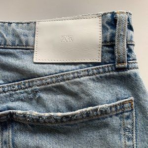 ZARA DISTREESSED CROPPED JEANS